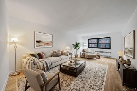 Homes For Sale - 94-31 60th Avenue #2G<br/> Elmhurst, NY 11373