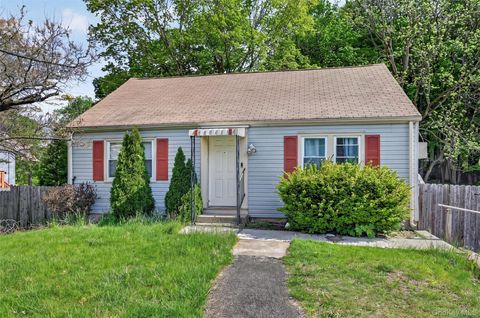 Photo of 20 Hilltop Drive, New Windsor, NY 12553 (MLS # 979998)