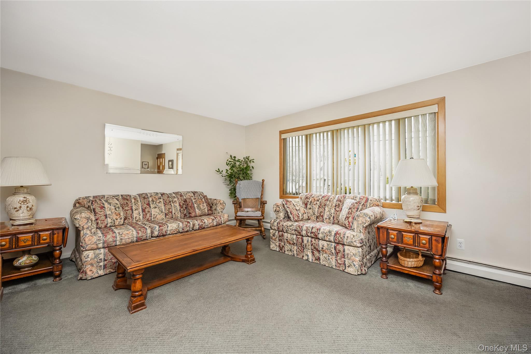 35 W Chestnut Street