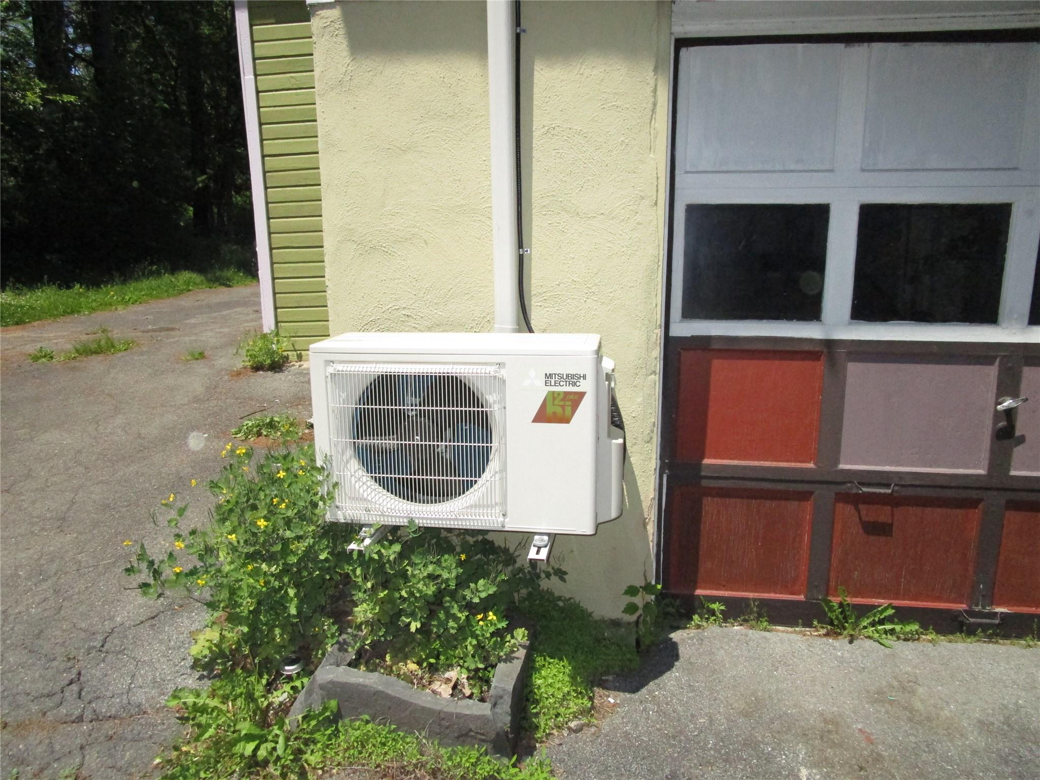 Kingston, New York 12401, United States, 4 Bedrooms Bedrooms, ,3 BathroomsBathrooms,Residential,Active,141875