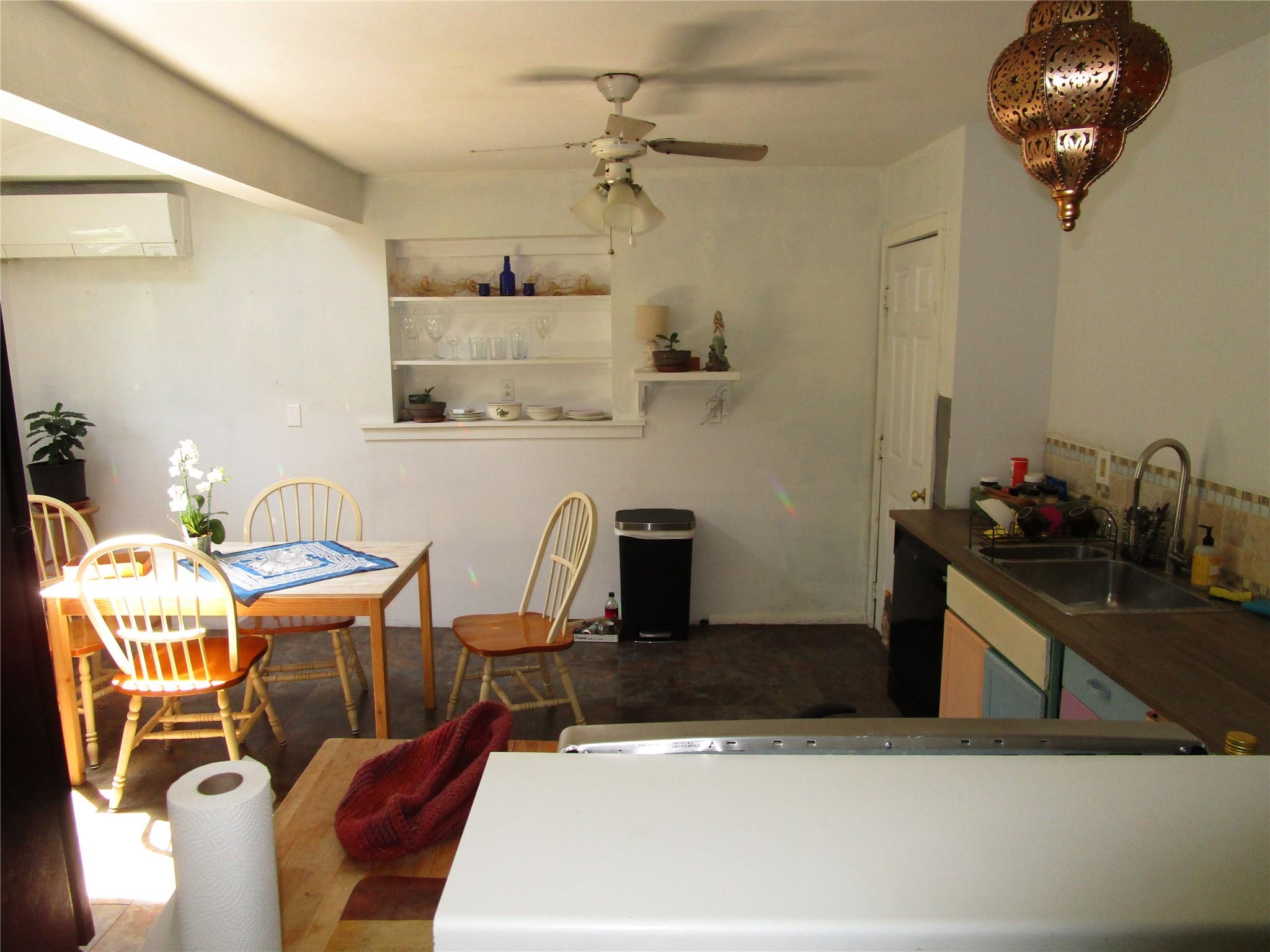 Kingston, New York 12401, United States, 4 Bedrooms Bedrooms, ,3 BathroomsBathrooms,Residential,Active,141875