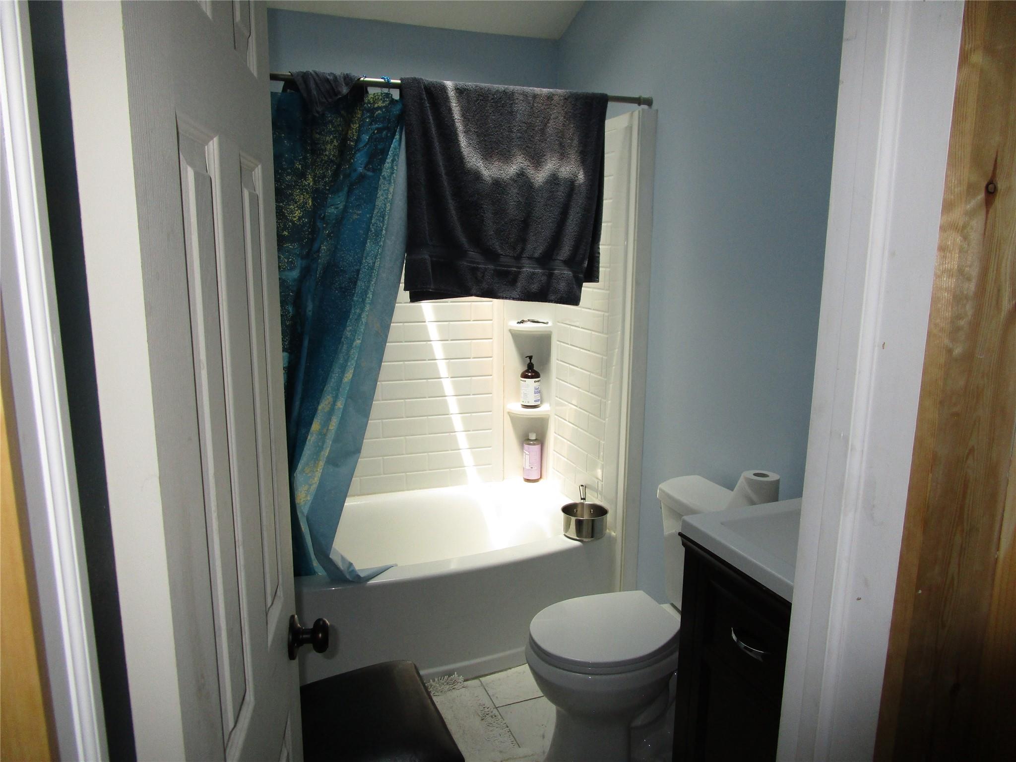 Kingston, New York 12401, United States, 4 Bedrooms Bedrooms, ,3 BathroomsBathrooms,Residential,Active,141875