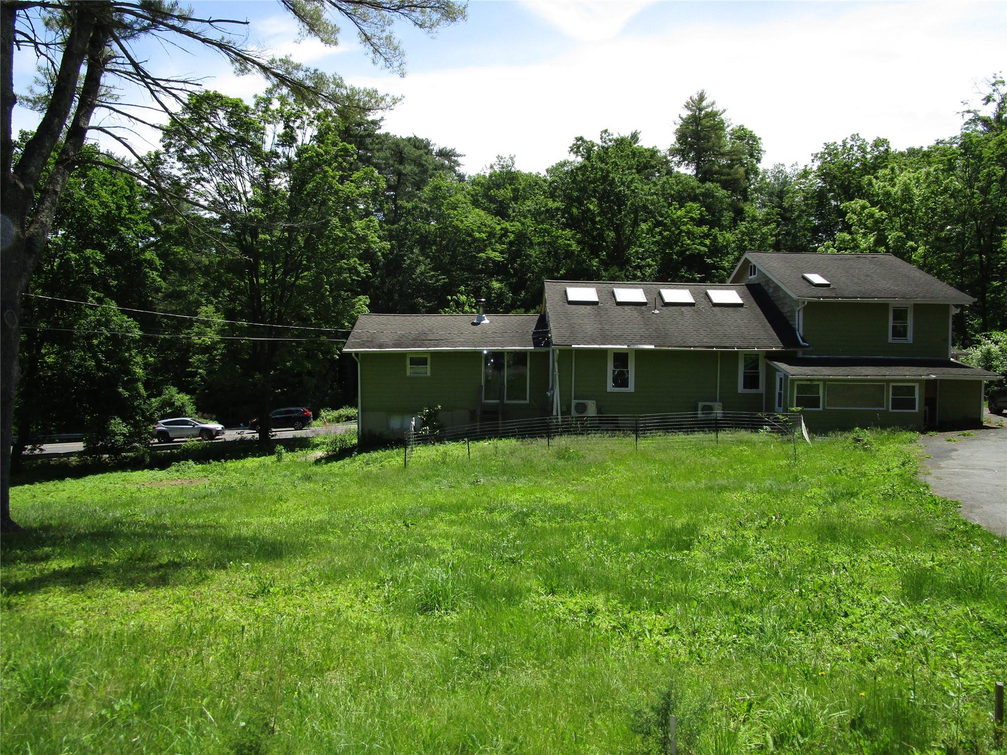 Kingston, New York 12401, United States, 4 Bedrooms Bedrooms, ,3 BathroomsBathrooms,Residential,Active,141875