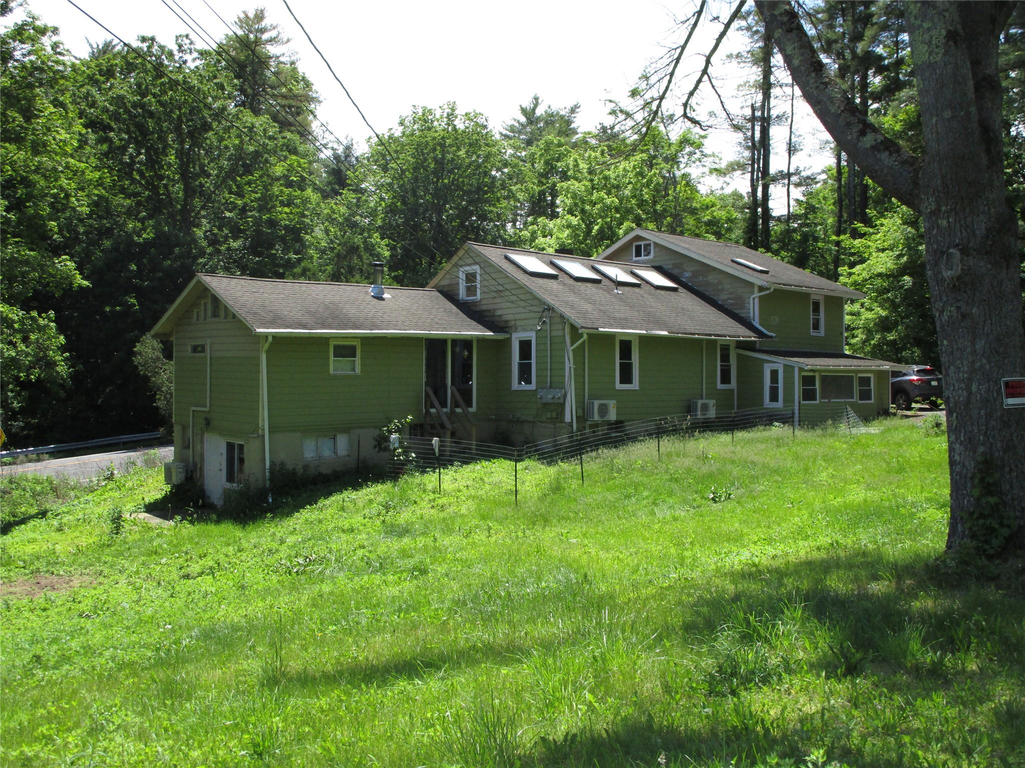 Kingston, New York 12401, United States, 4 Bedrooms Bedrooms, ,3 BathroomsBathrooms,Residential,Active,141875