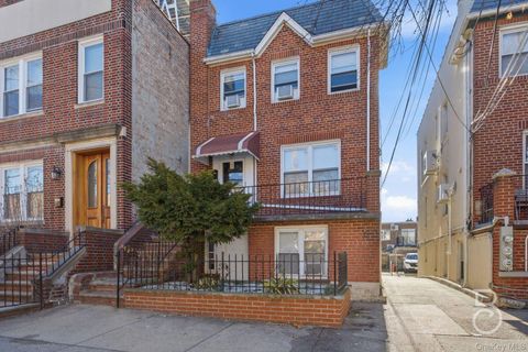 25-49 42nd Street Astoria NY 11103