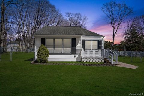 Homes For Sale - 819 Canal Road<br/> Mount Sinai, NY 11766