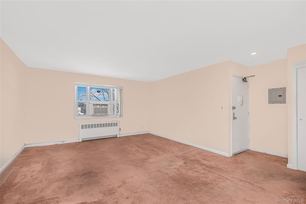 Photo of 6 Dehaven Drive #2E, Yonkers, NY 10703 (MLS # 954020)