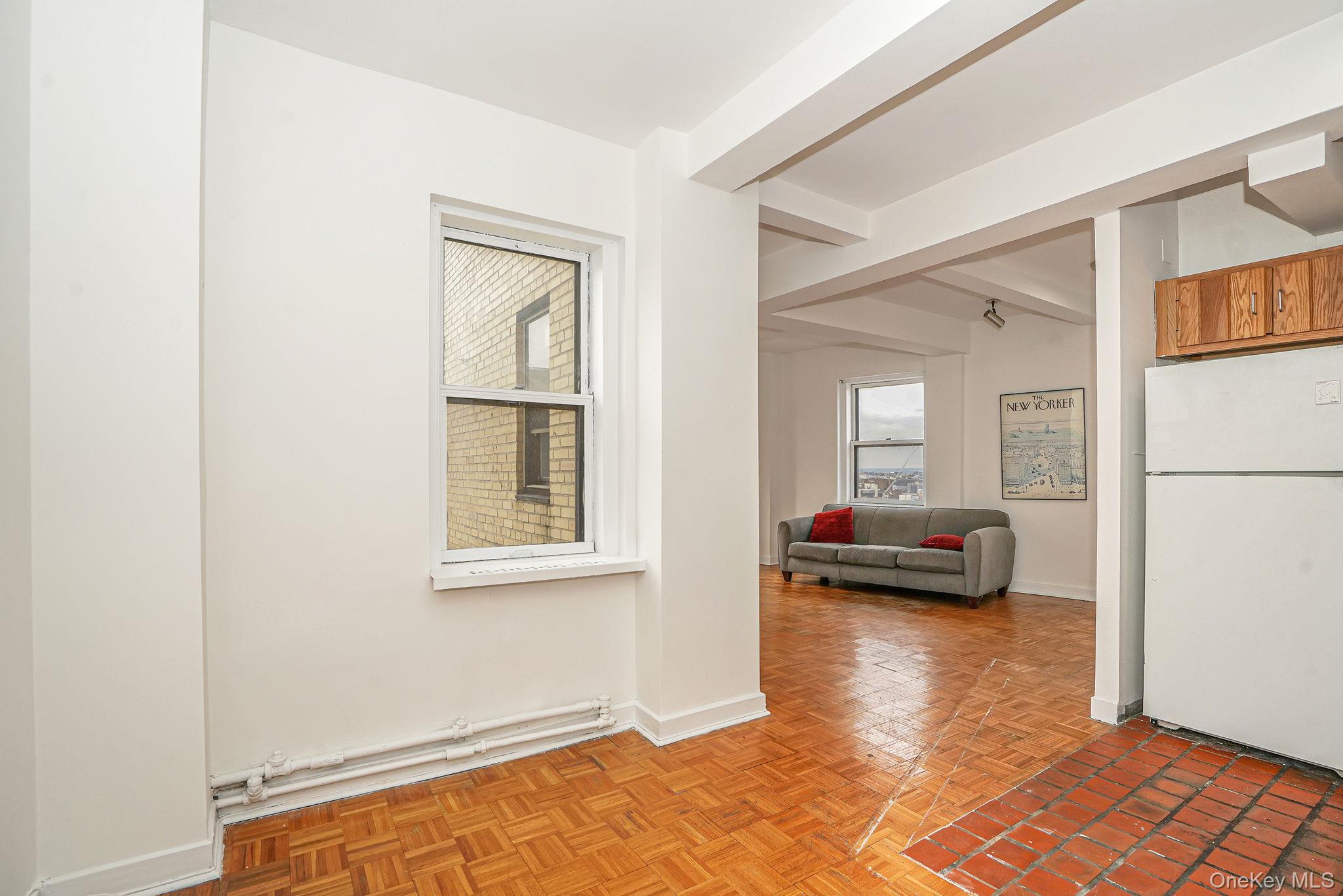 2166 Broadway 22B