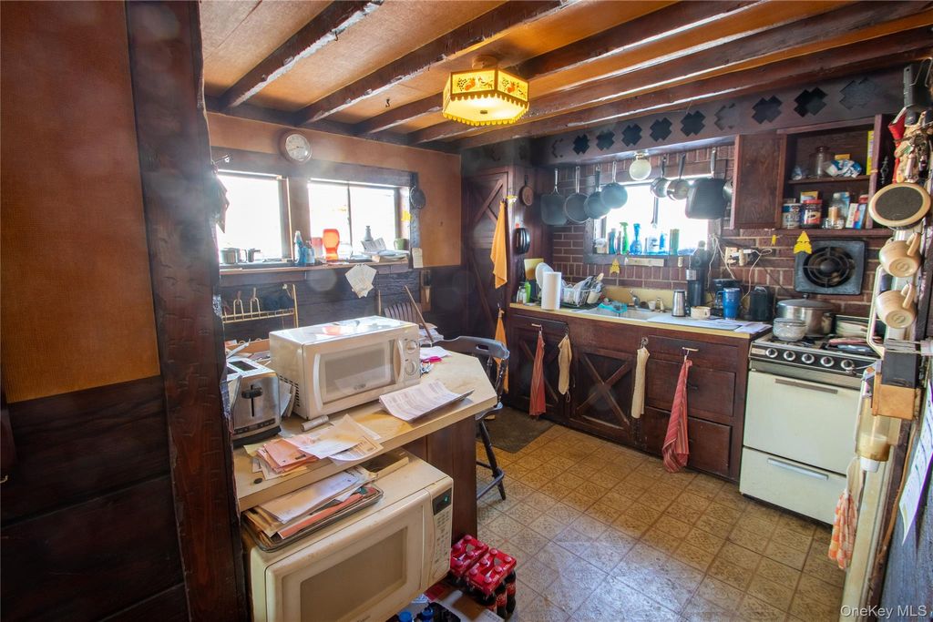 Photo of 144 Carleton Avenue, Islip Terrace, NY 11752 (MLS # 957118)