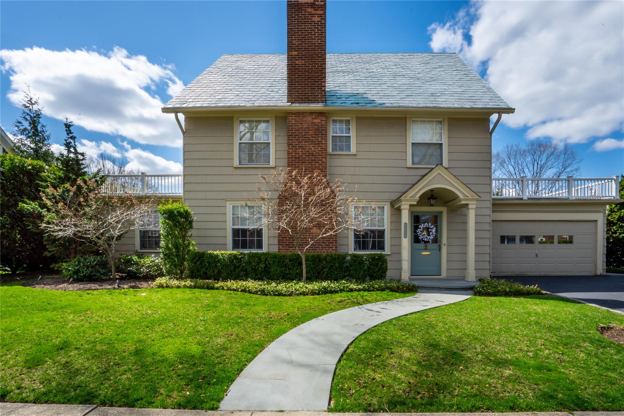 118 Euston Road, Garden City, New York image 1