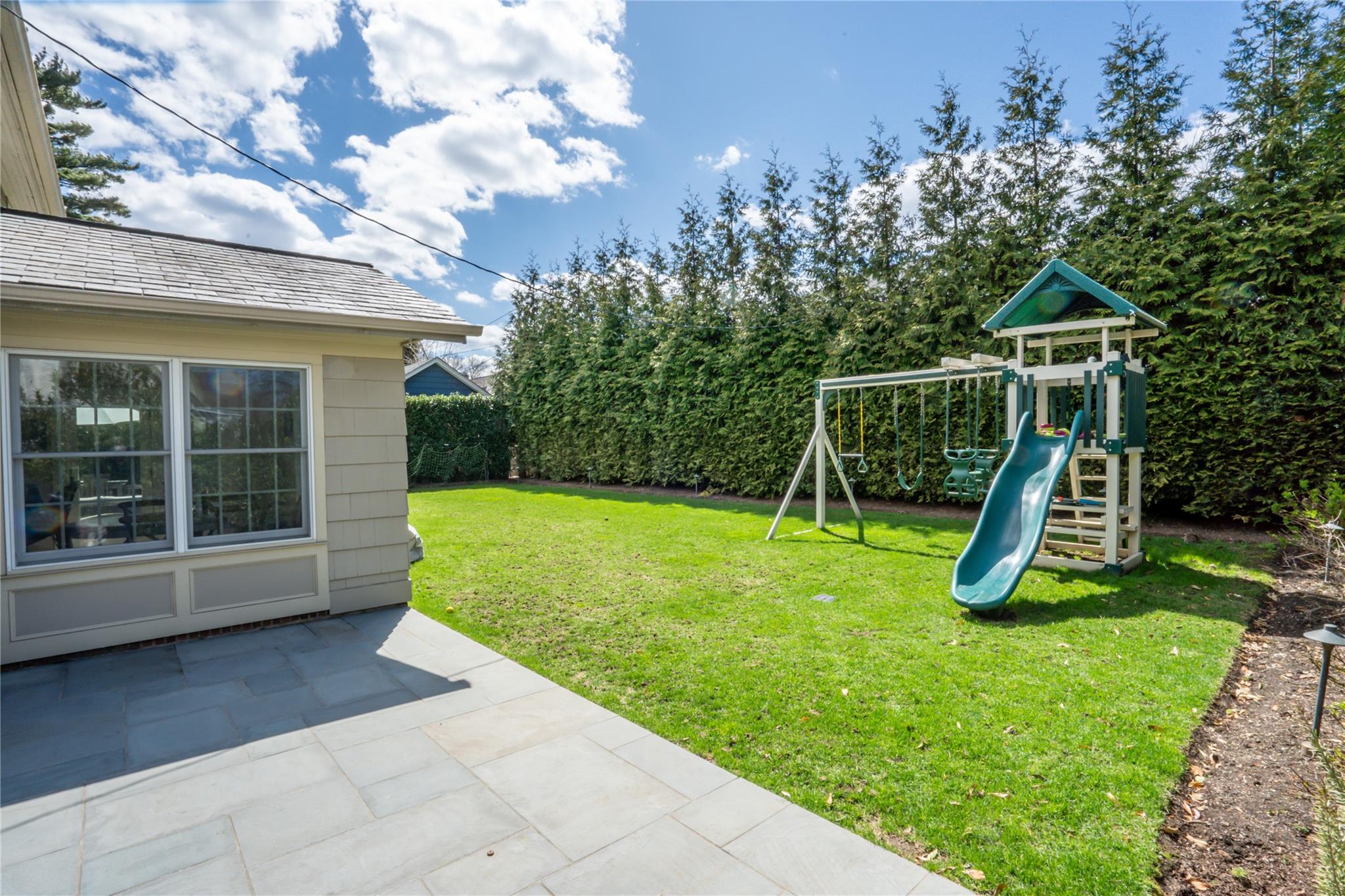 118 Euston Road, Garden City, New York image 36