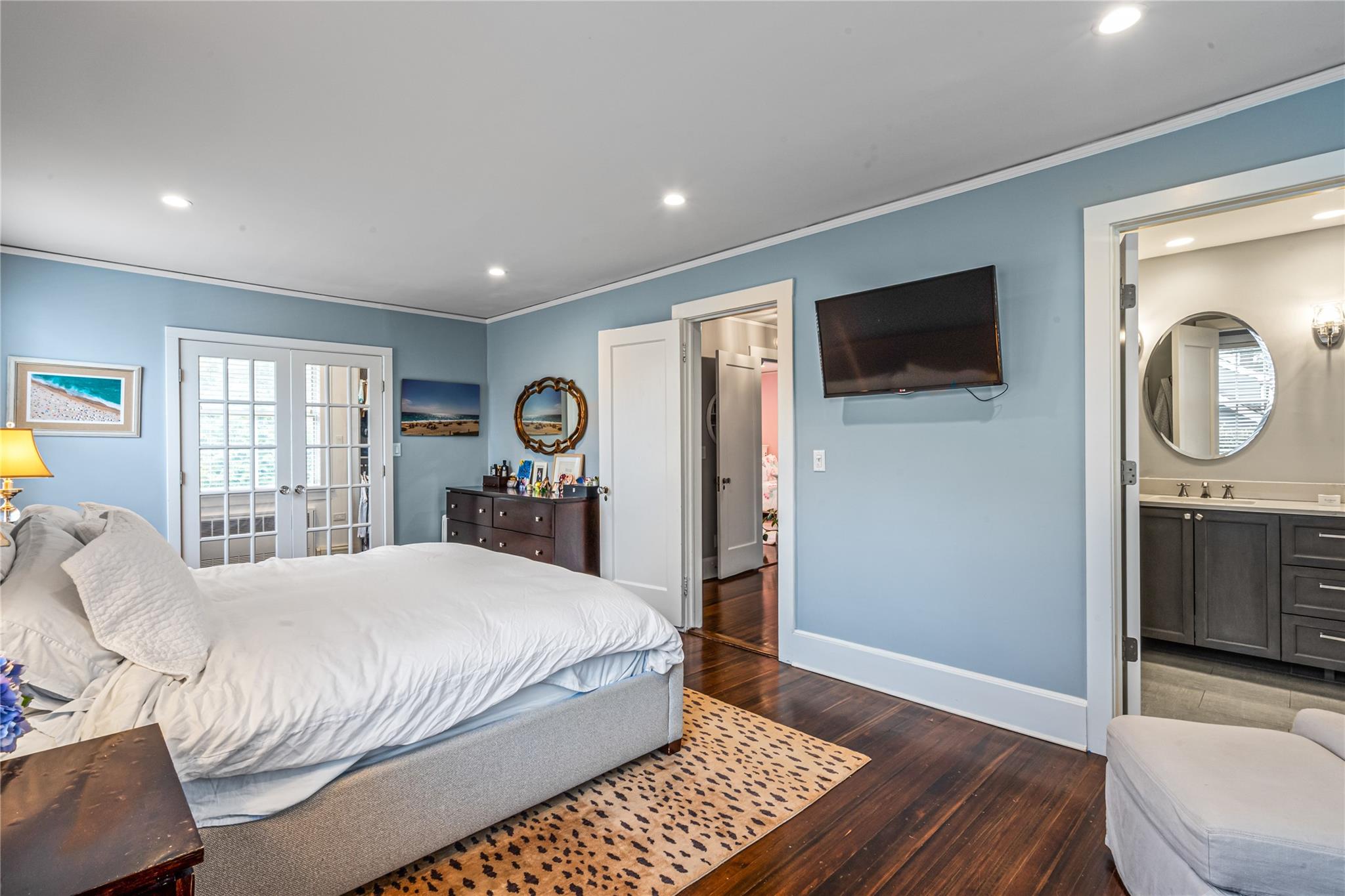 118 Euston Road, Garden City, New York image 21