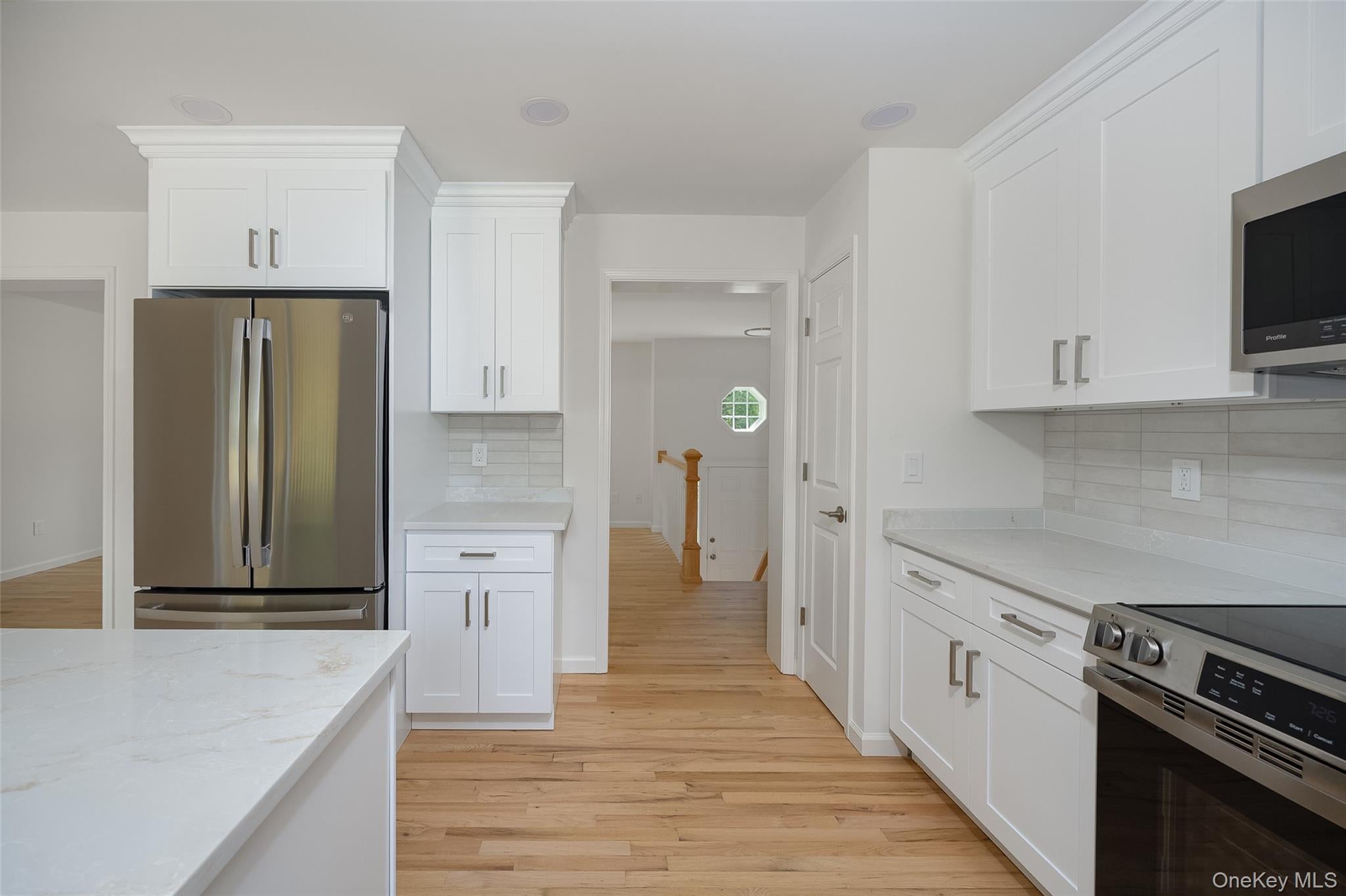 10 E Halstead Road