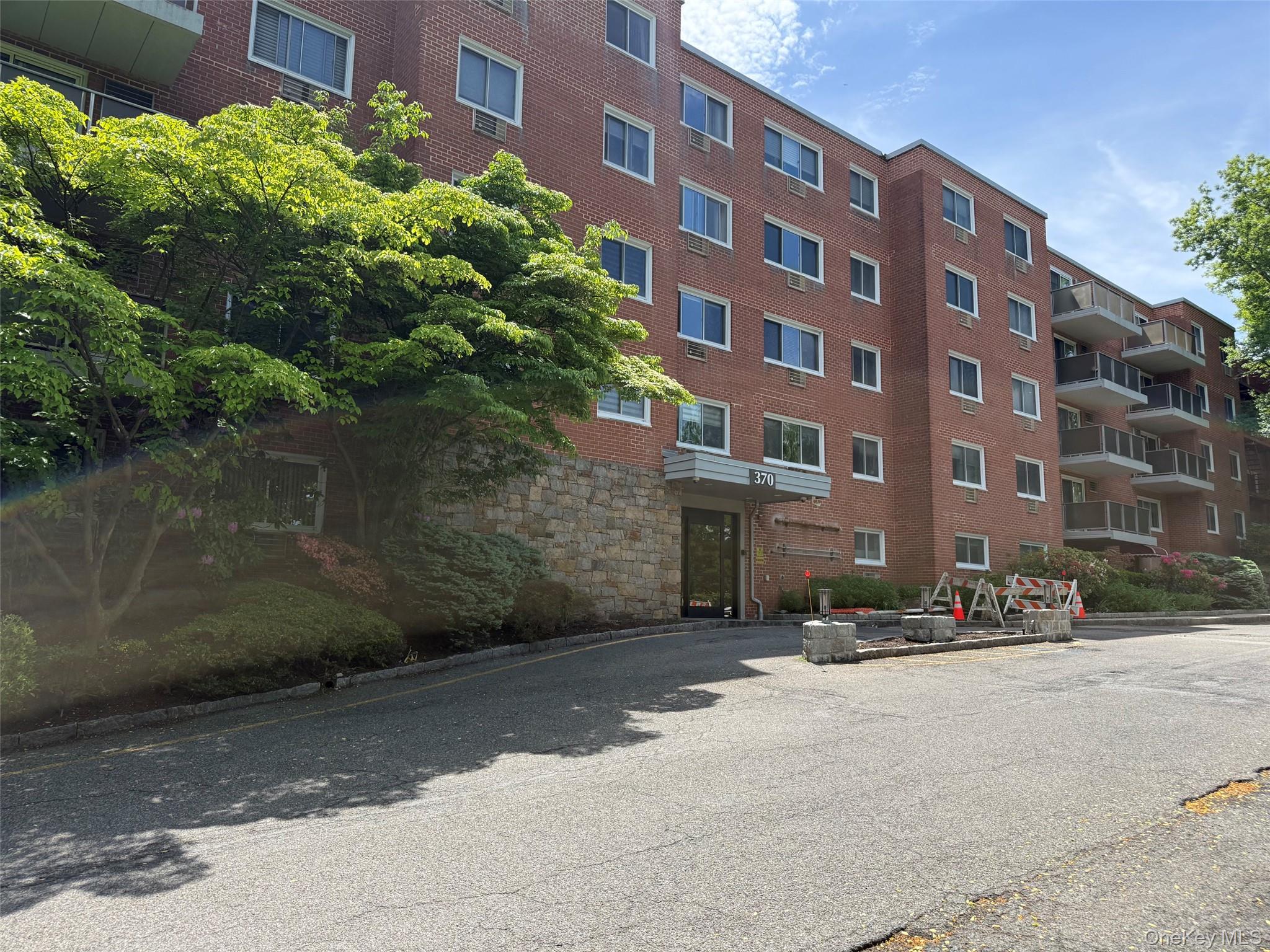 370 Central Park Avenue 2E