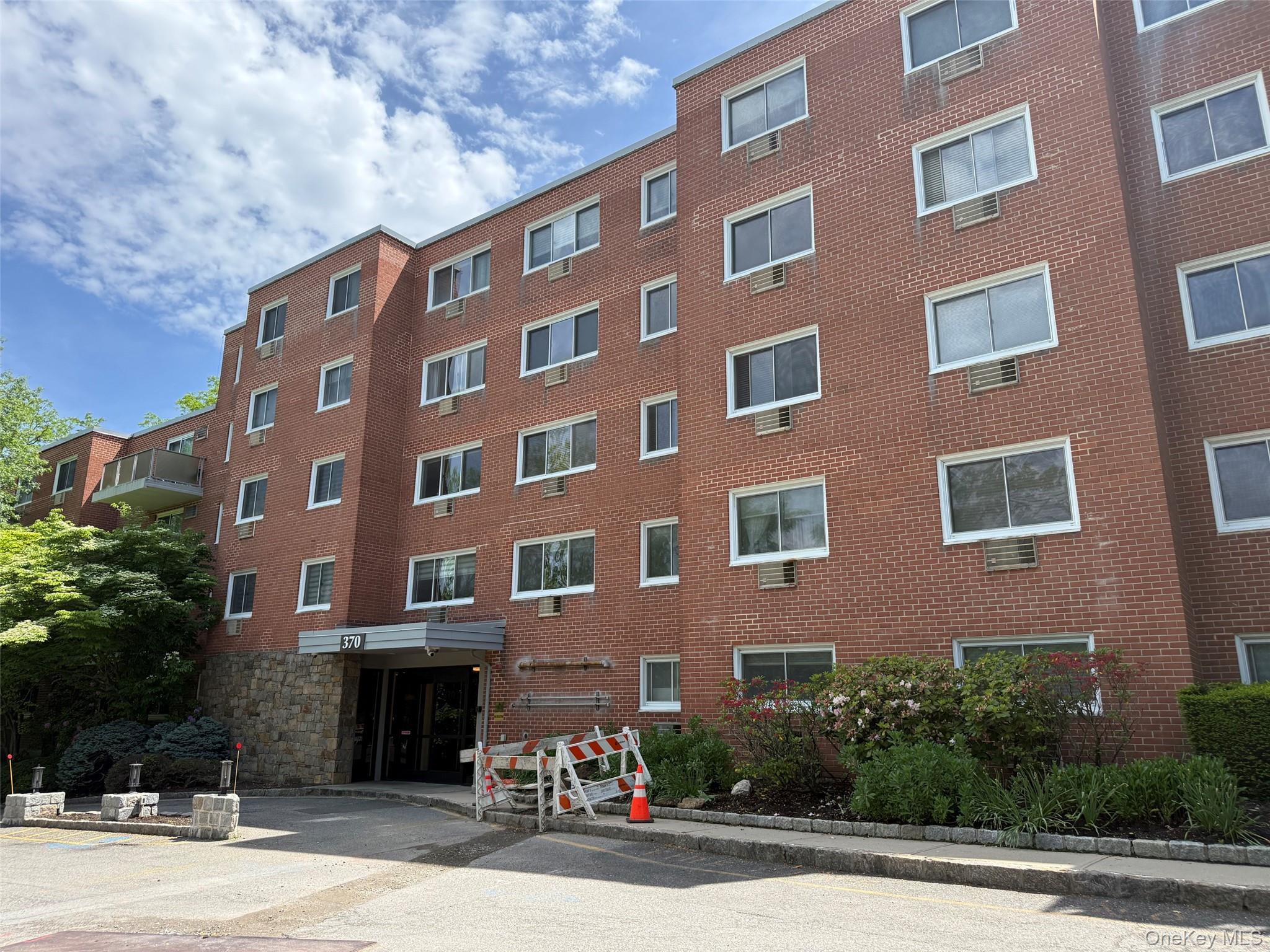 370 Central Park Avenue 2E