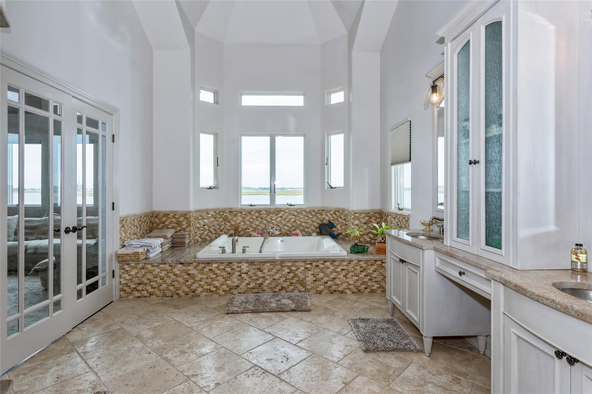 319 Harbor Drive, Lido Beach, New York image 19