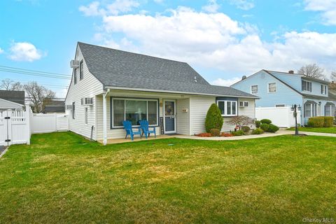 Homes For Sale - 232 Old Farm Road<br/> Levittown, NY 11756