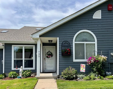 Condo For Sale - 735 Spring Lake Drive<br/> Middle Island, NY 11953