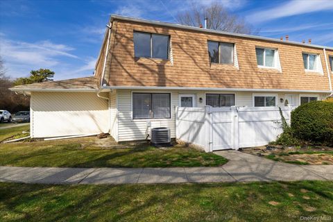 Condo For Sale - 64 Storm Drive<br/> Suffolk County, Holtsville, NY 11742