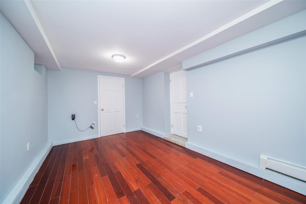 356 Hollywood Avenue, Little Neck, New York image 17