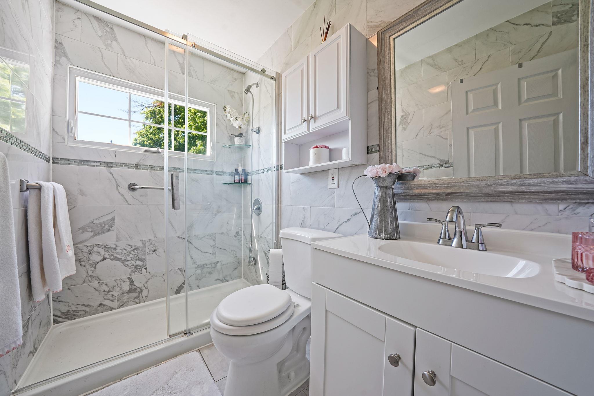 15 Thrush Lane, Levittown, New York image 21