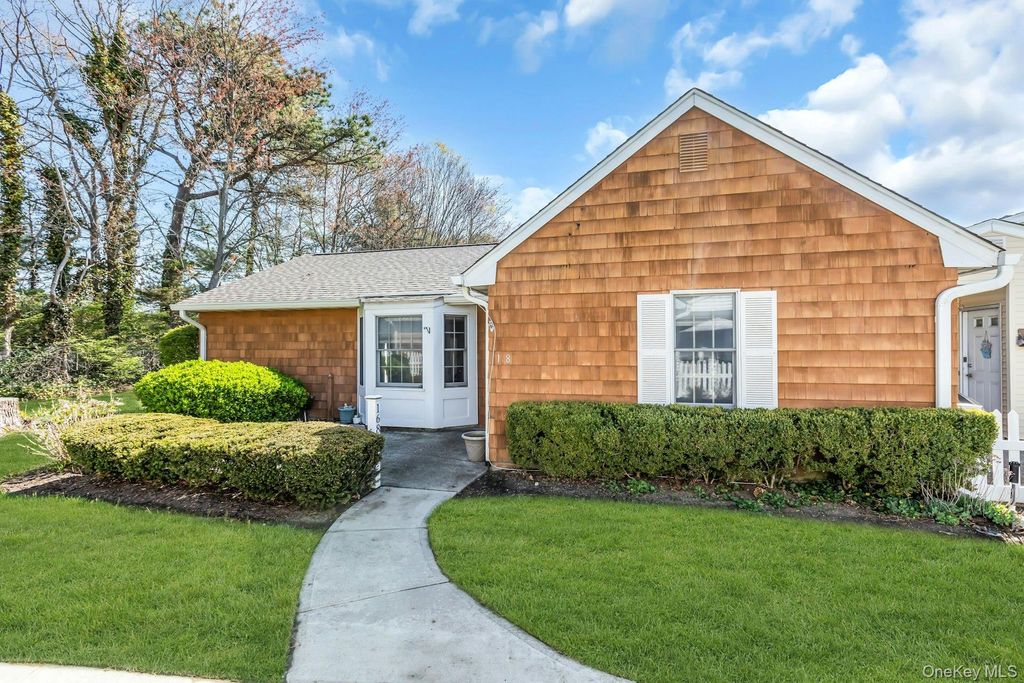 Photo of 168 Revere Drive, Sayville, NY 11782 (MLS # 990117)