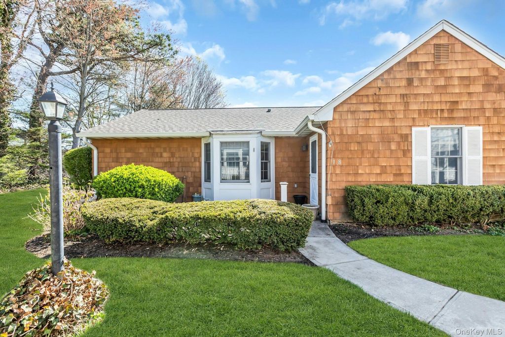 Photo of 168 Revere Drive, Sayville, NY 11782 (MLS # 990117)