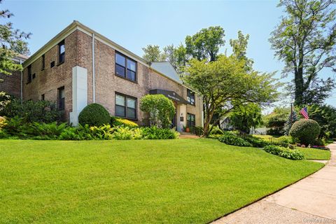 29 West Mill Drive Unit 10A, Great Neck, NY 11021 - MLS#: 901273