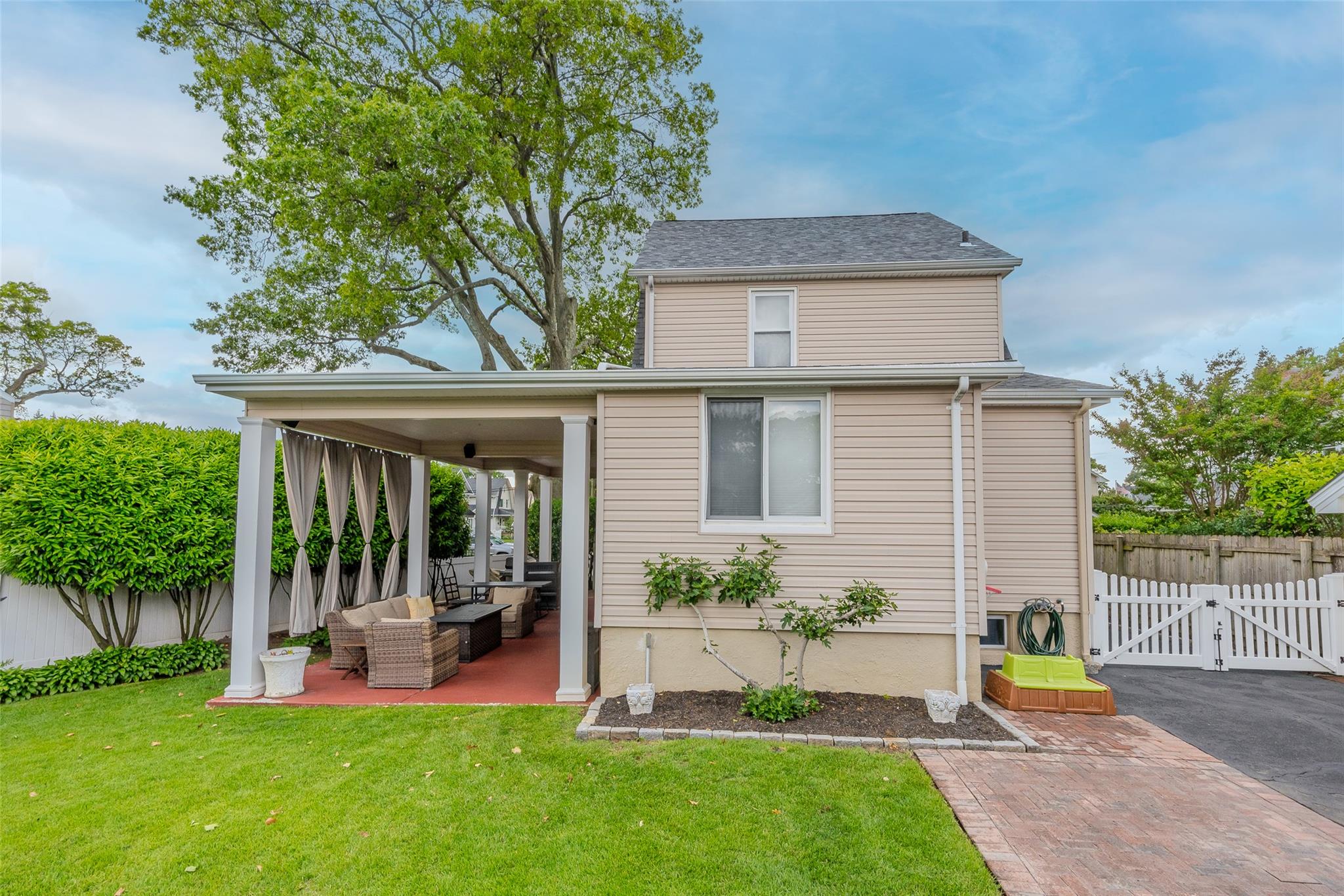 3 Palisade Avenue