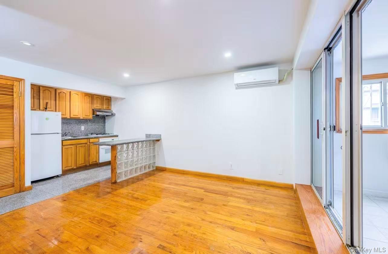 165 Elizabeth Street 3R