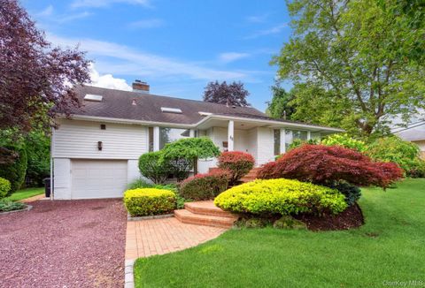 Photo of 58 Birchwood Park Drive, Jericho, NY 11753 (MLS # 888999) Photo of 58 Birchwood Park Drive, Jericho, NY 11753 (MLS # 888999)