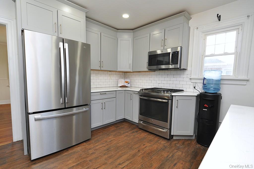 White Plains, New York 10606, United States, 3 Bedrooms Bedrooms, ,2 BathroomsBathrooms,Residential,Active,222772