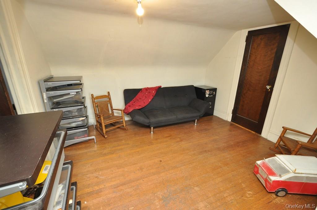 White Plains, New York 10606, United States, 3 Bedrooms Bedrooms, ,2 BathroomsBathrooms,Residential,Active,222772