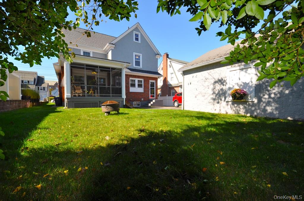 White Plains, New York 10606, United States, 3 Bedrooms Bedrooms, ,2 BathroomsBathrooms,Residential,Active,222772