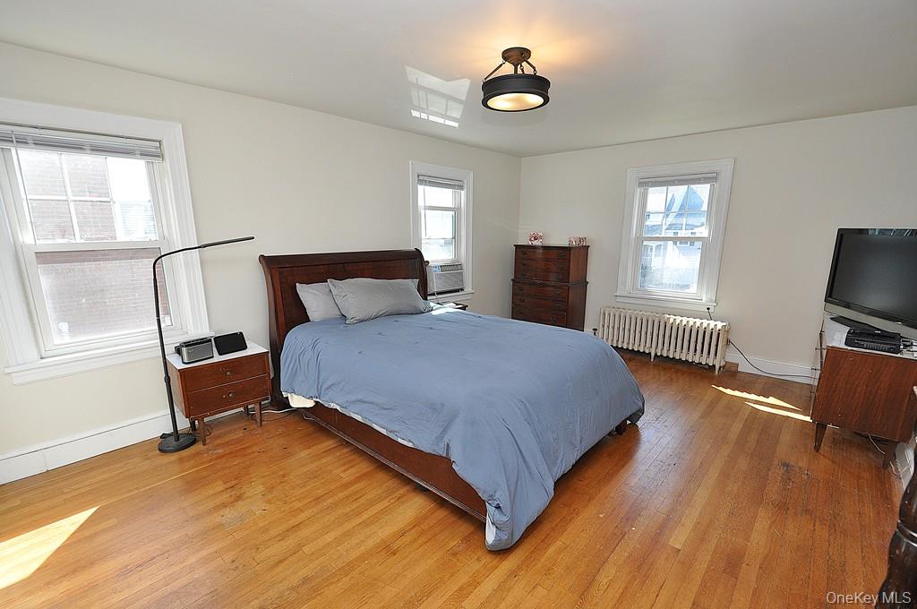 White Plains, New York 10606, United States, 3 Bedrooms Bedrooms, ,2 BathroomsBathrooms,Residential,Active,222772