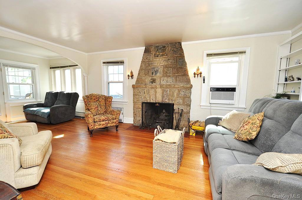 White Plains, New York 10606, United States, 3 Bedrooms Bedrooms, ,2 BathroomsBathrooms,Residential,Active,222772