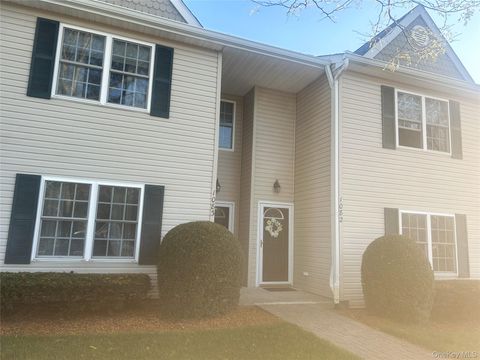 Photo of 1082 Savoy Drive, Melville, NY 11747 (MLS # 919676)