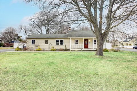 507 Gillette Avenue Bayport NY 11705