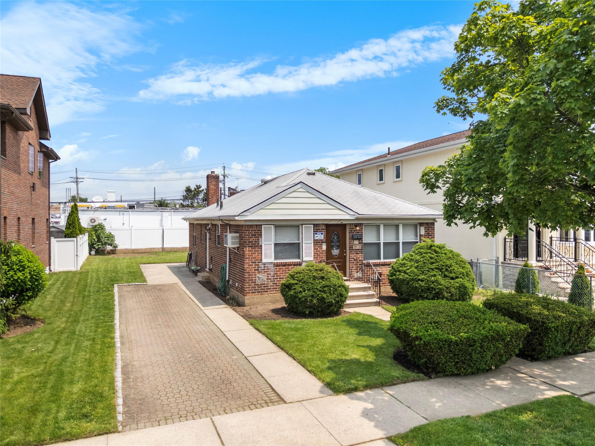 Property for Sale at 22nd Avenue, Whitestone, Queens, NY - Bedrooms: 3 
Bathrooms: 2 
Rooms: 8  - $1,200,000