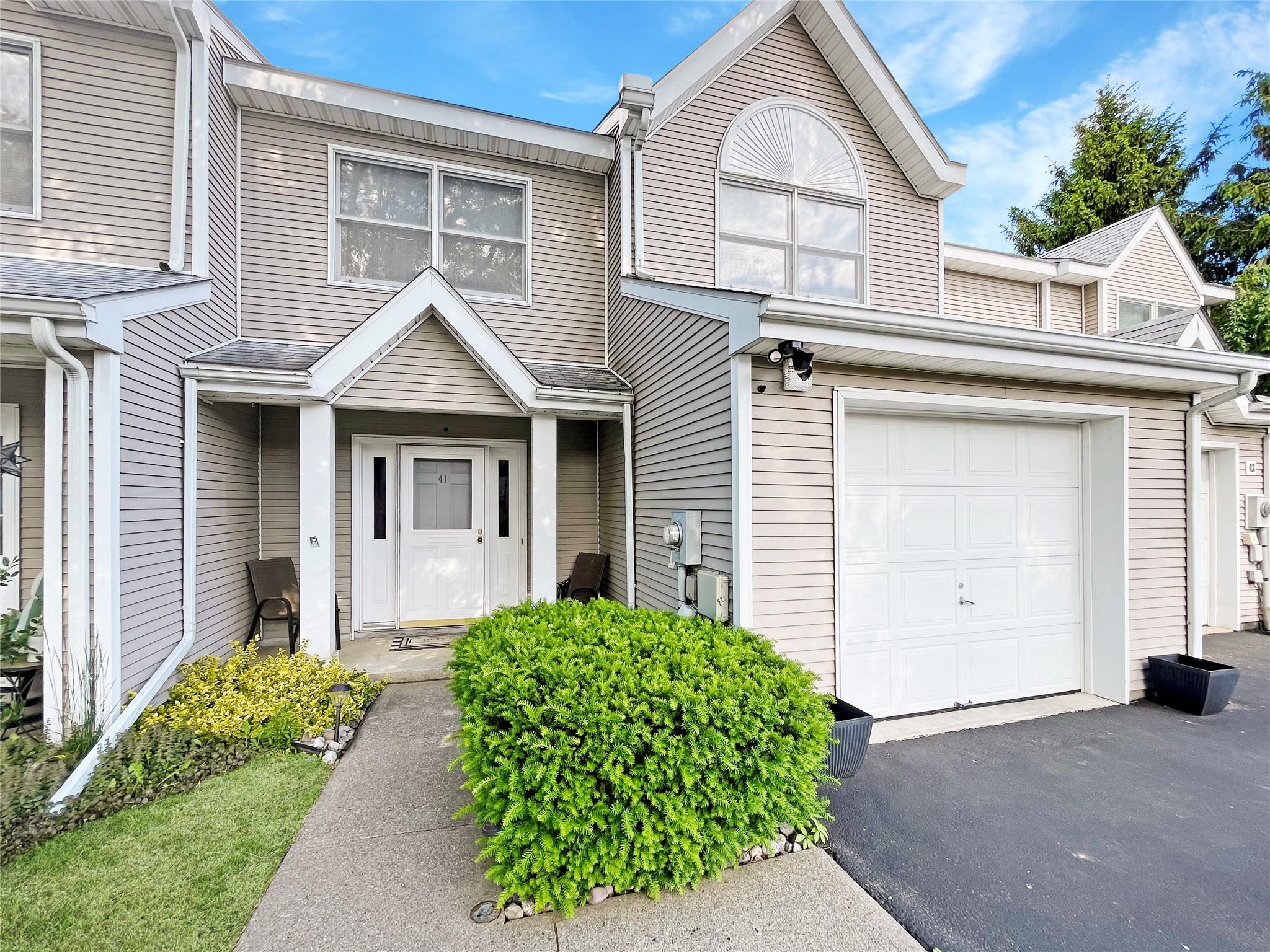 41 Deer Crossing Drive, Fishkill, New York image 2