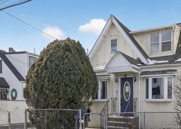 40 MCLAUGHLIN Street