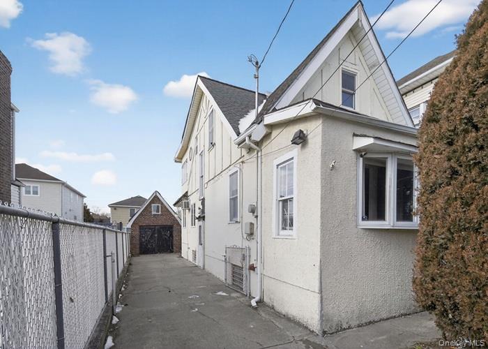 40 MCLAUGHLIN Street