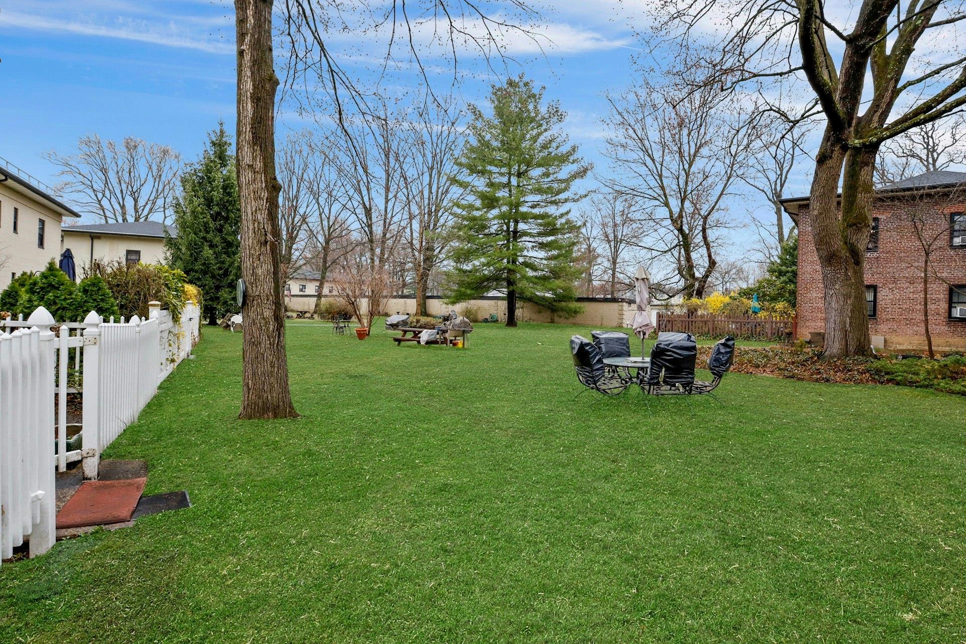 12 Field End Lane #APT 1, Eastchester, New York image 27