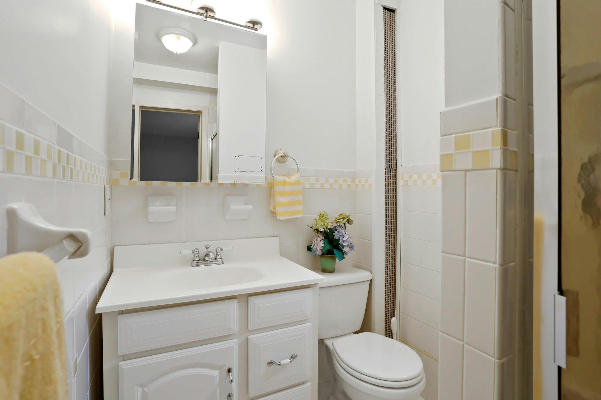 12 Field End Lane #APT 1, Eastchester, New York image 17