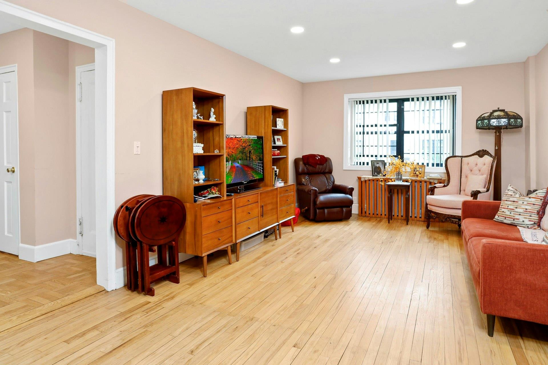 12 Field End Lane #APT 1, Eastchester, New York image 14