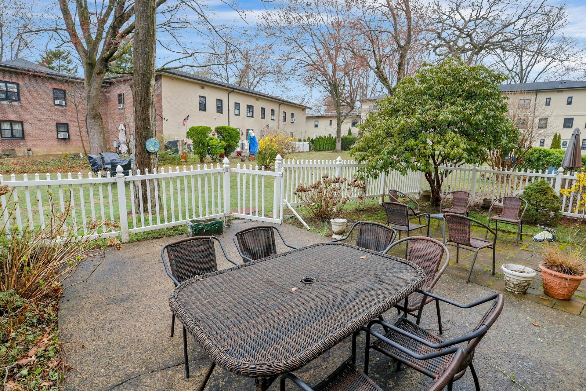 12 Field End Lane #APT 1, Eastchester, New York image 23
