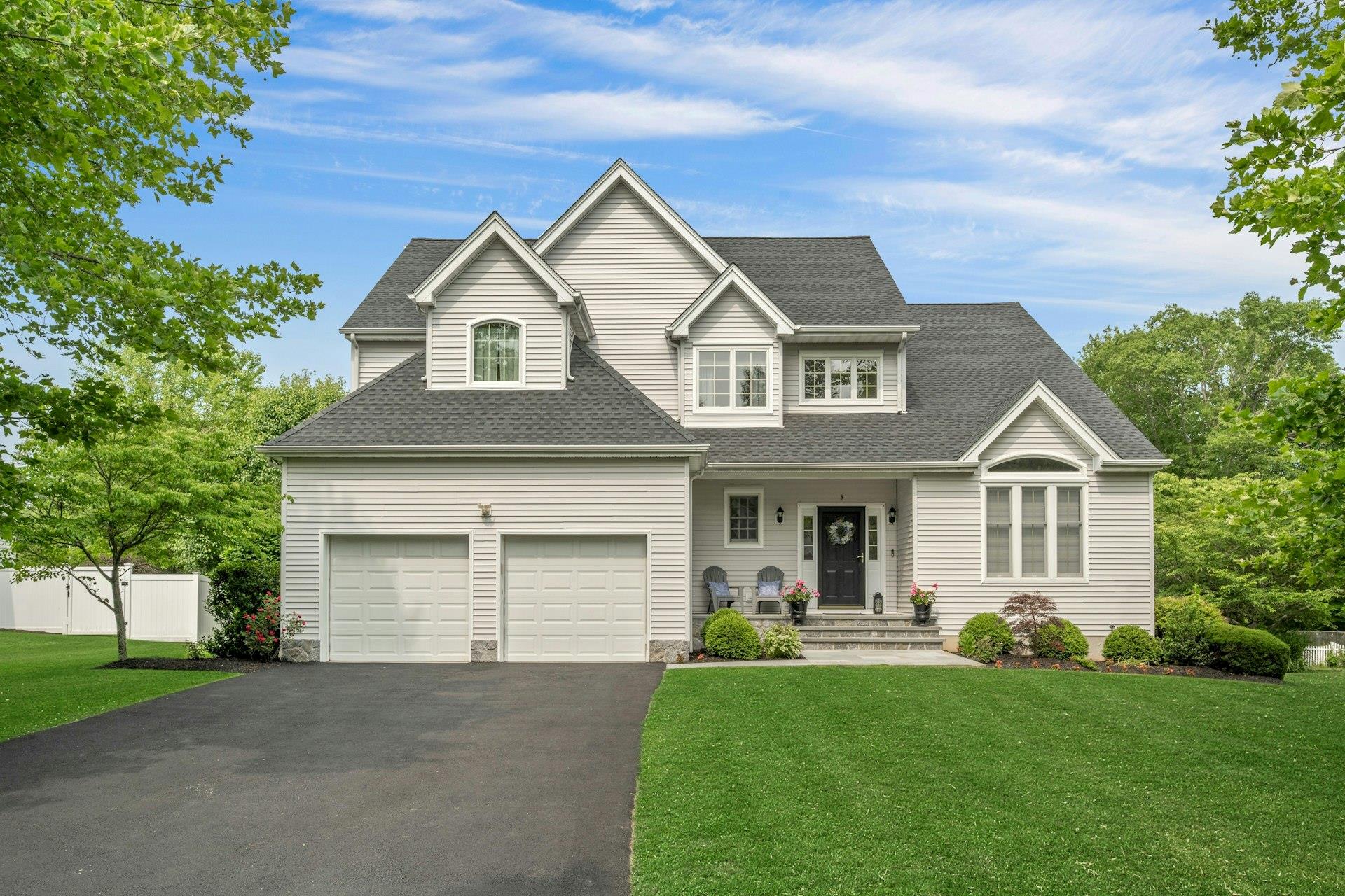 Property for Sale at Vista Drive, Baldwin Place, New York - Bedrooms: 4 
Bathrooms: 3 
Rooms: 9  - $1,130,000