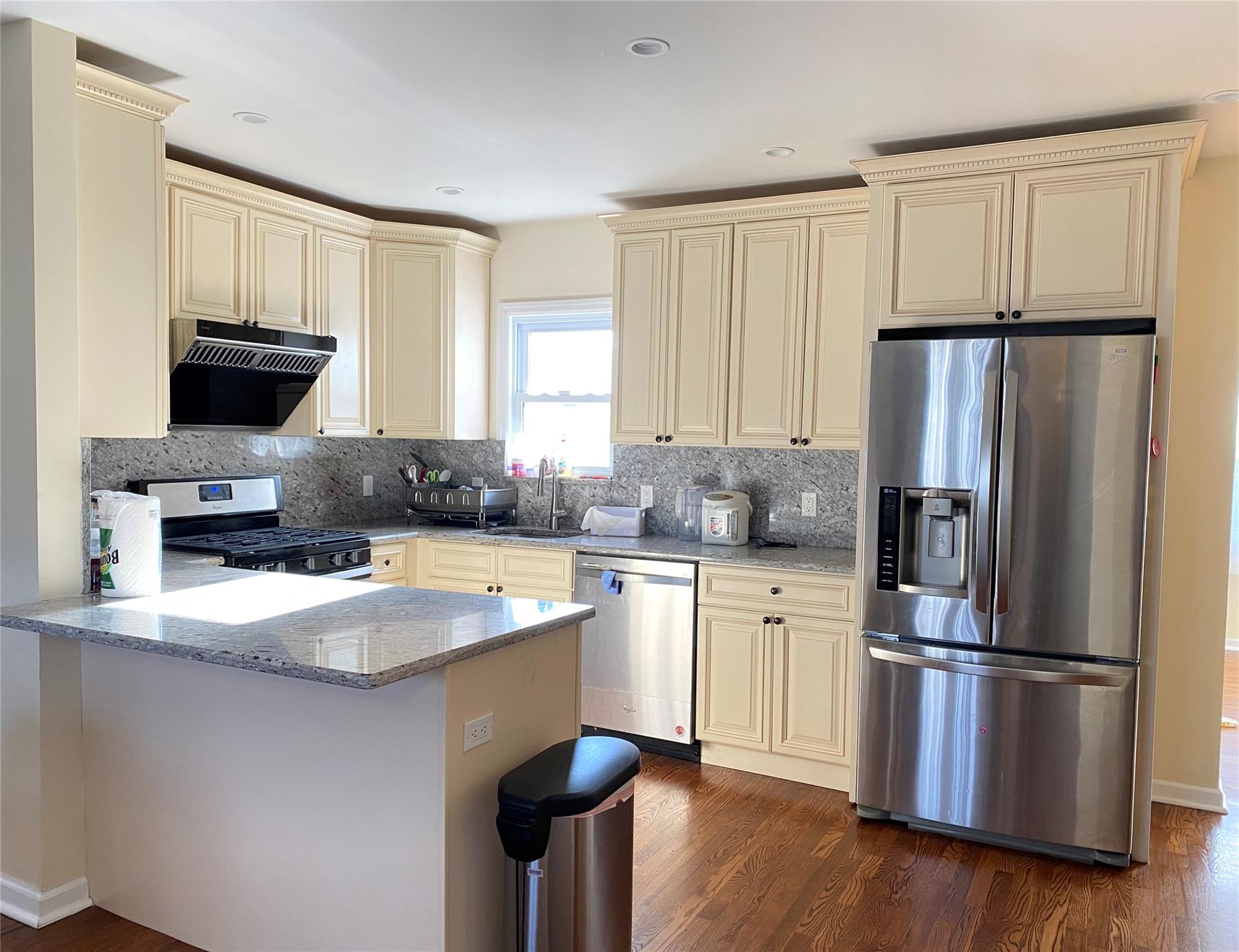 83 Franklin Avenue, New Hyde Park, New York image 5