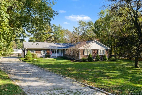 Photo of 9 Great Oak Road, Saint James, NY 11780 (MLS # 1064677)