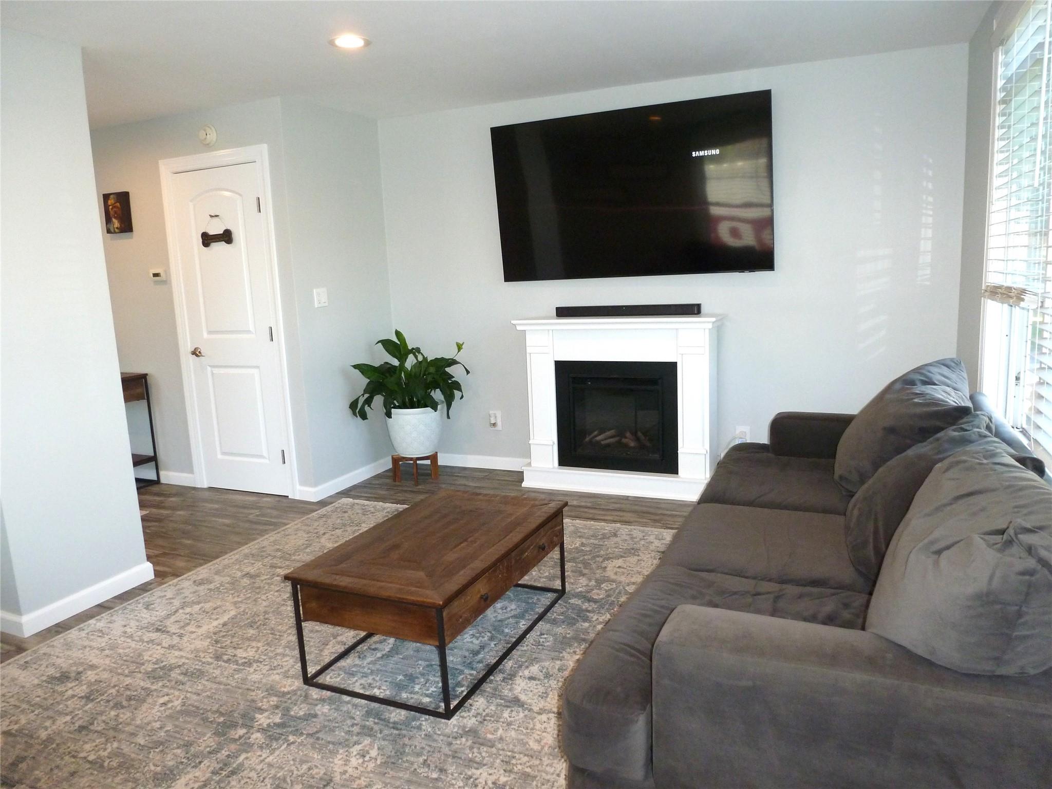 66 Evergreen Avenue, Patchogue, New York image 13
